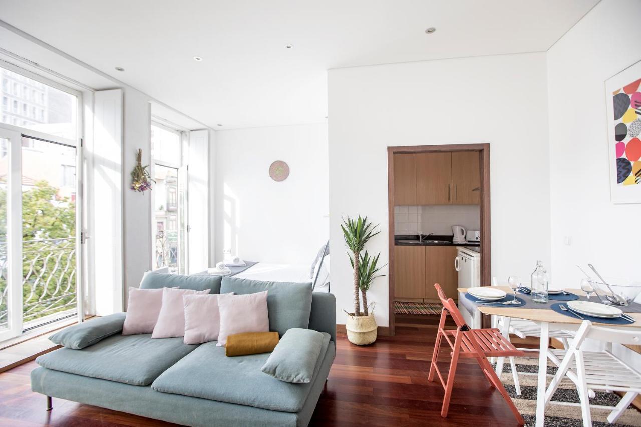 Bonjardim Studio W/ Balcony By Lovelystay Porto Luaran gambar