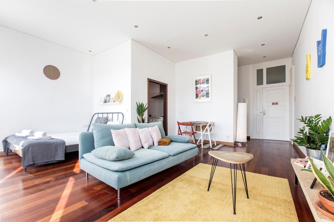 Bonjardim Studio W/ Balcony By Lovelystay Porto Luaran gambar
