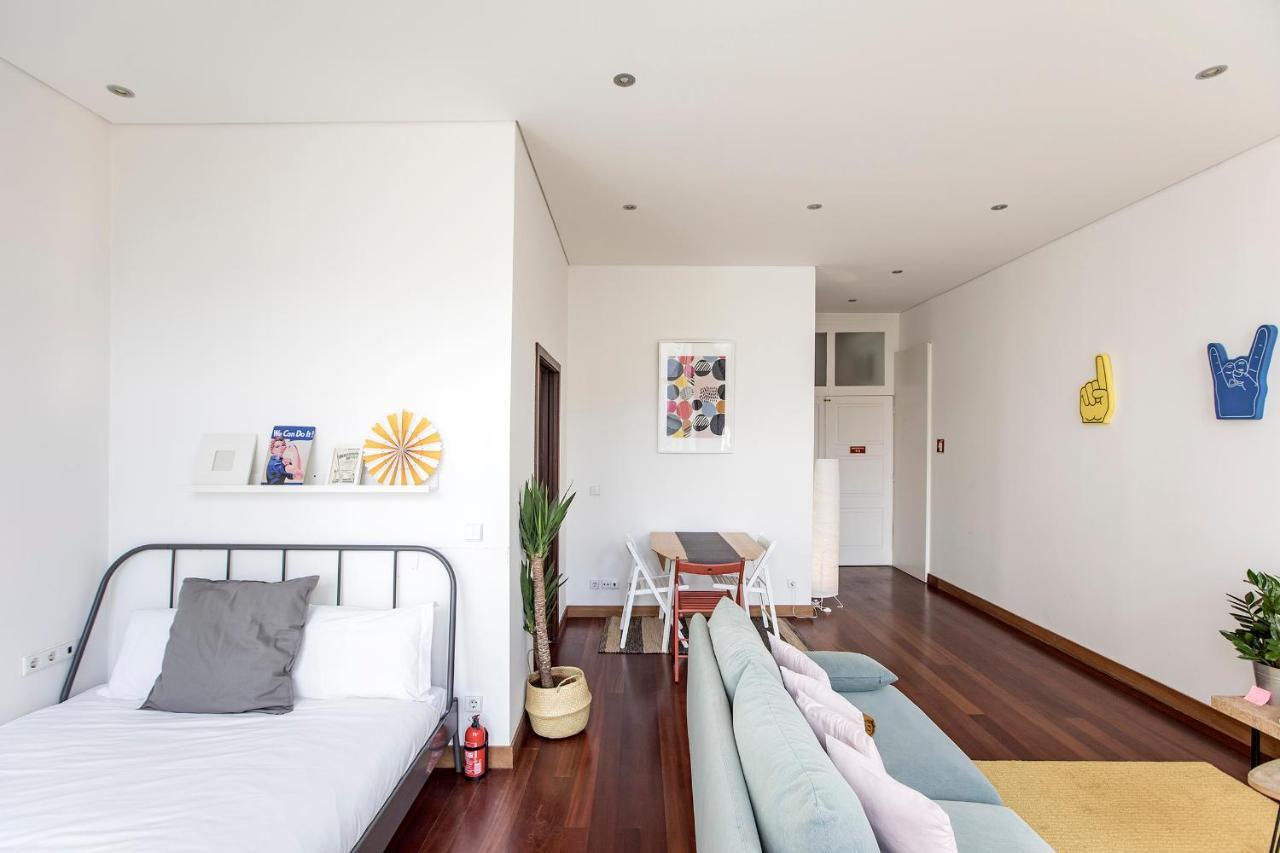Bonjardim Studio W/ Balcony By Lovelystay Porto Luaran gambar