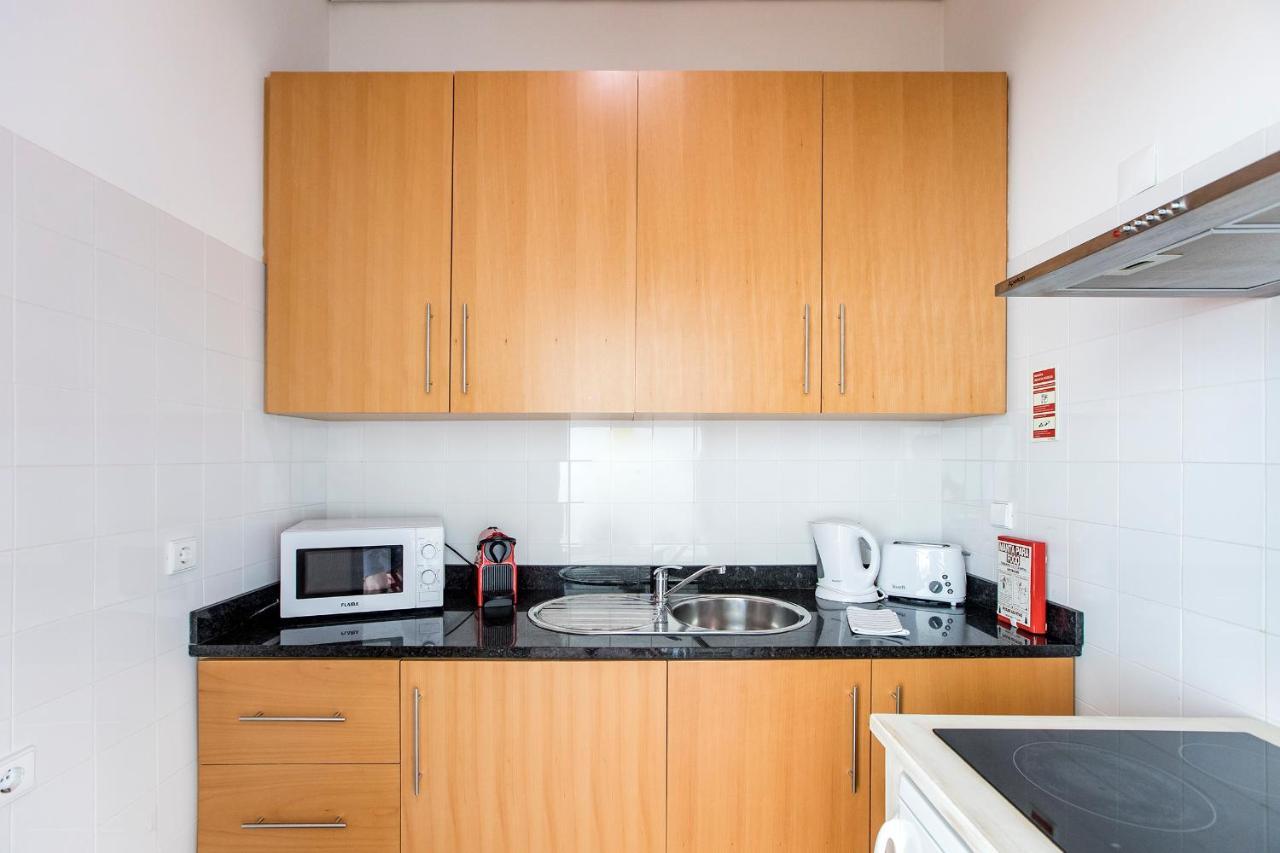 Bonjardim Studio W/ Balcony By Lovelystay Porto Luaran gambar