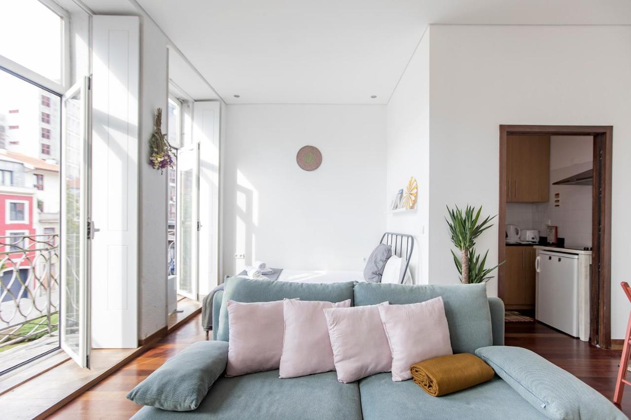 Bonjardim Studio W/ Balcony By Lovelystay Porto Luaran gambar