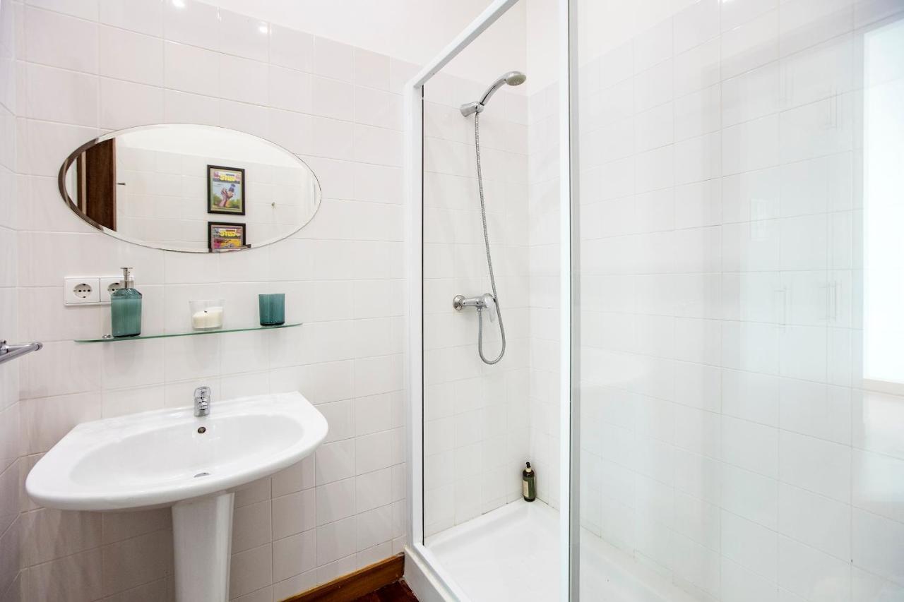 Bonjardim Studio W/ Balcony By Lovelystay Porto Luaran gambar