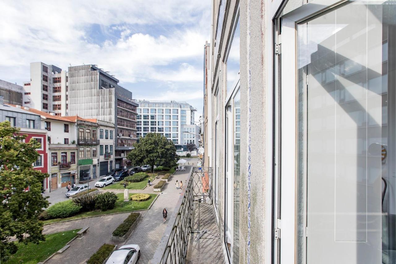 Bonjardim Studio W/ Balcony By Lovelystay Porto Luaran gambar