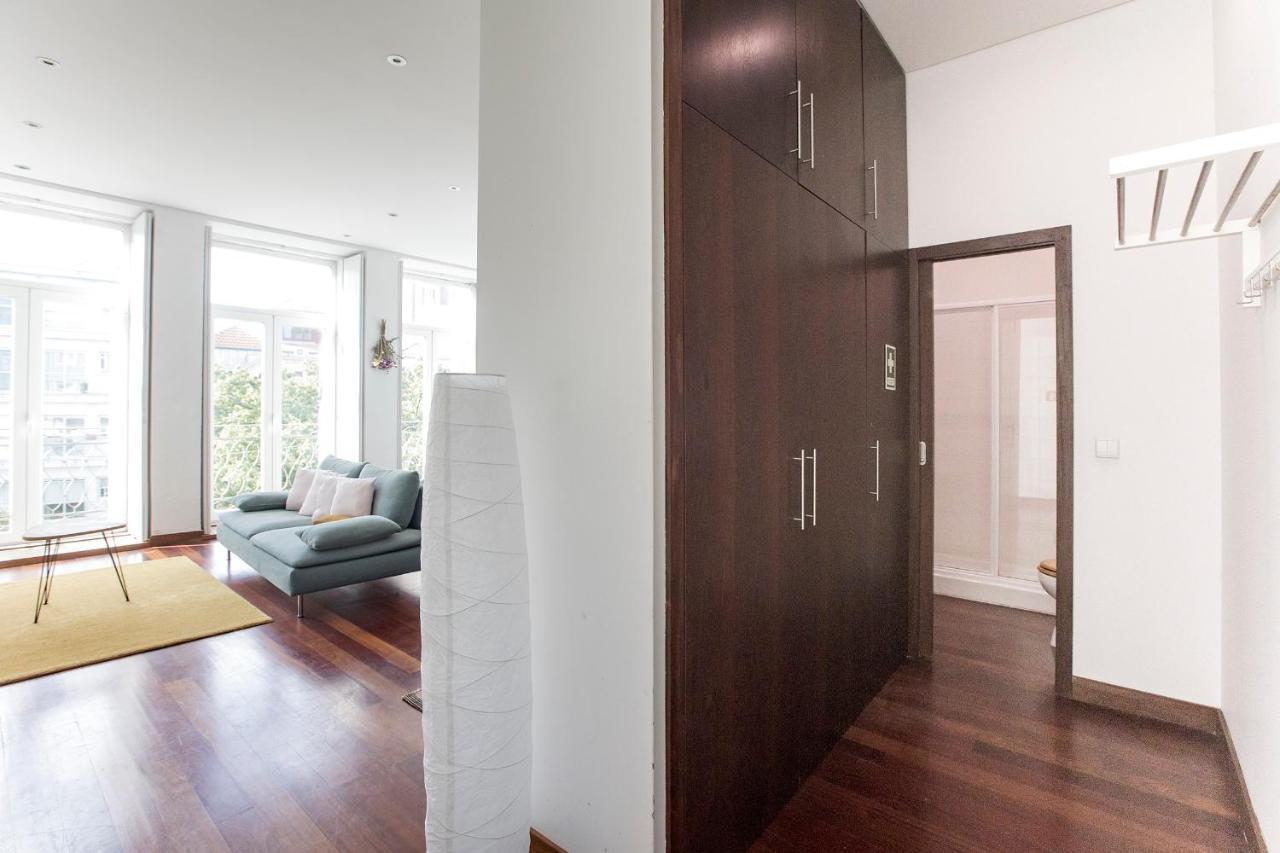 Bonjardim Studio W/ Balcony By Lovelystay Porto Luaran gambar